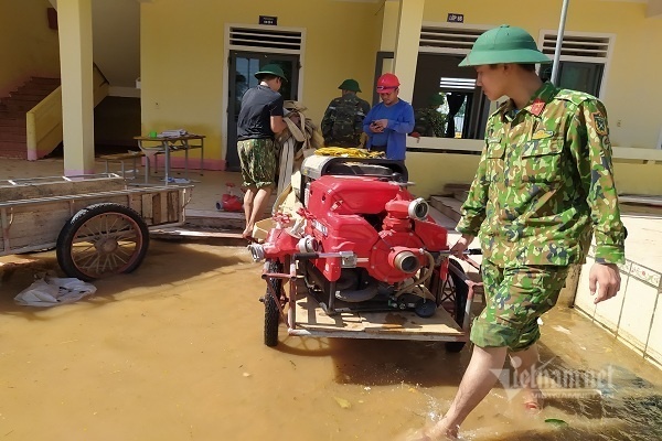 nhà hảo tâm tặng sách vở ảnh 8 nha hao tam tang sach vo anh 8