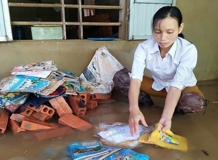 'Chu co biet nha hao tam tang sach vo de anh chi xin cho chau hoc' hinh anh