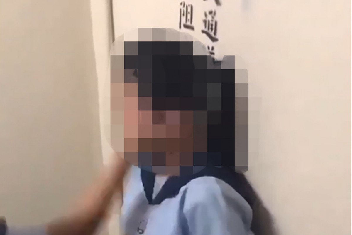4 nu sinh Hong Kong bi bat vi yeu cau ban quy goi hinh anh