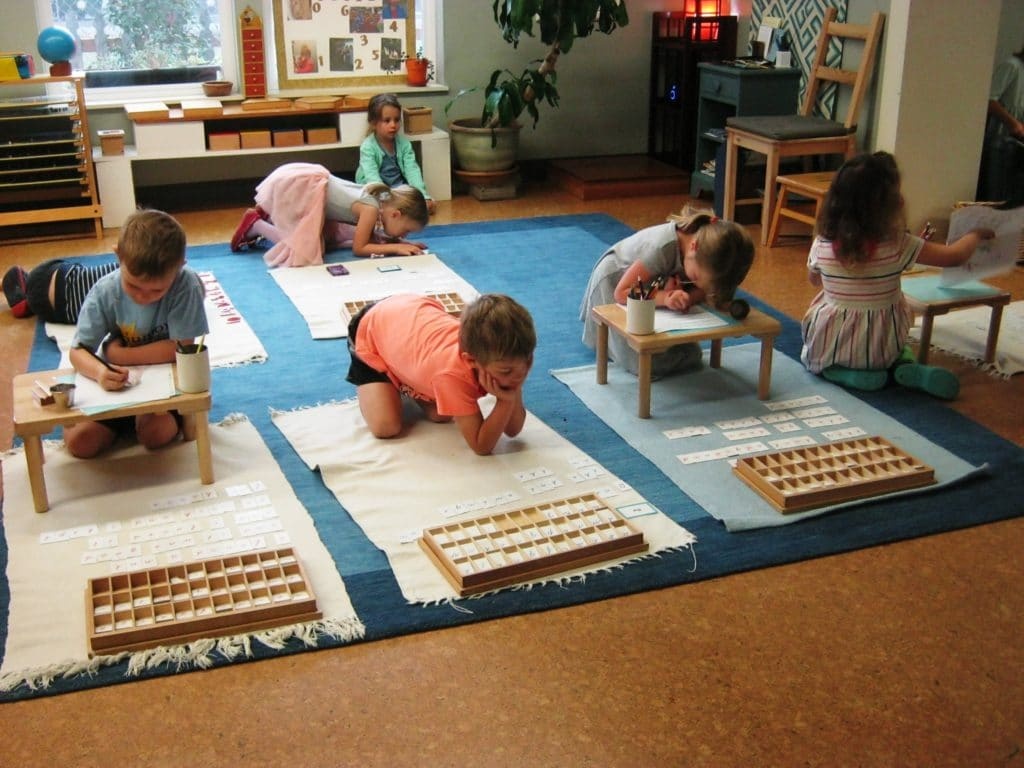 phương pháp dạy Montessori  ảnh 6 phuong phap day Montessori anh 6