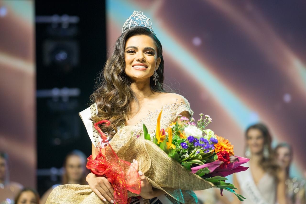 trinh do hoc van cua hoa hau anh 5