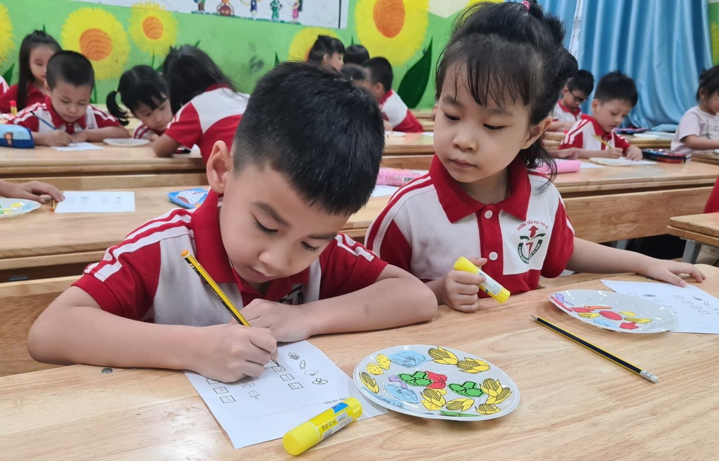 Nhieu phuong noi thanh Ha Noi khong co truong cong lap hinh anh