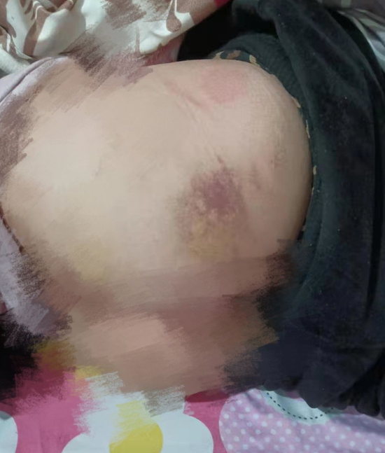 thay giao danh hoc sinh anh 1