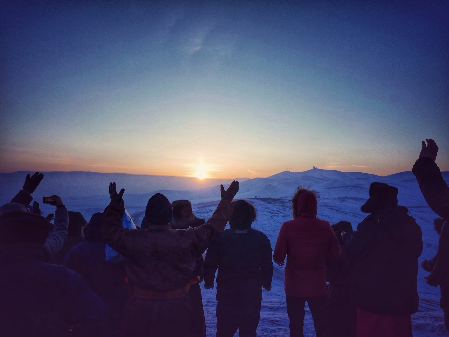 Quoc gia co phong tuc thuc day truoc khi Mat Troi moc vao ngay dau nam hinh anh