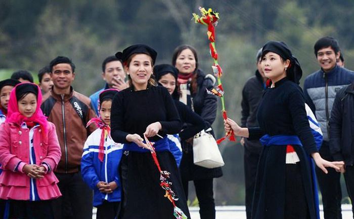 Phong tuc don Tet doc dao cua nguoi dan toc thieu so o Viet Nam hinh anh