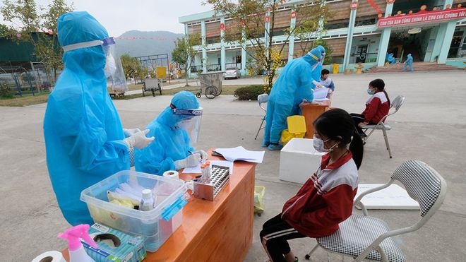 truong hoc tro thanh diem cach ly anh 5