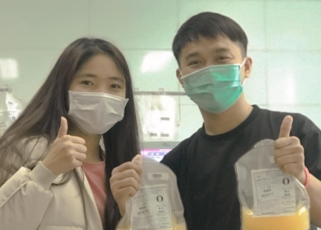 Sinh vien keu goi hien mau truoc khi ve que nghi Tet hinh anh