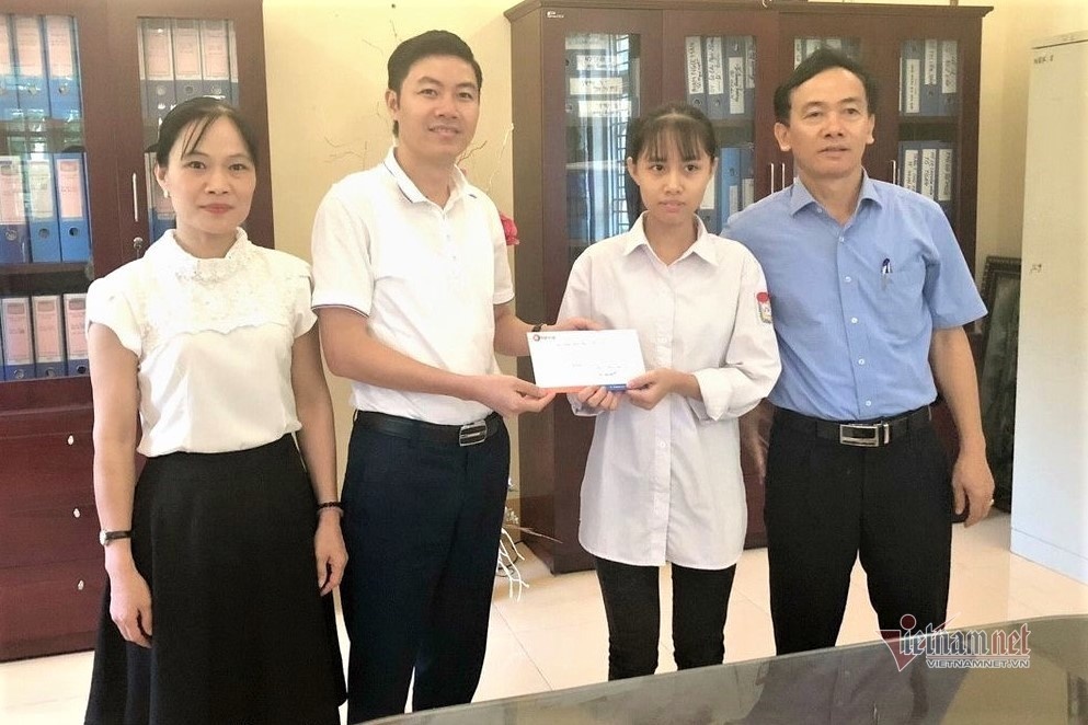 nu sinh dat giai olympic hoa hoc anh 2