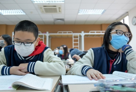 Don hoc sinh tro lai truong hinh anh