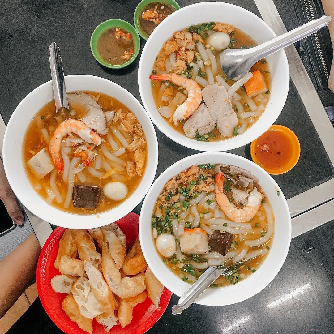 quan an duong Vinh Vien anh 2