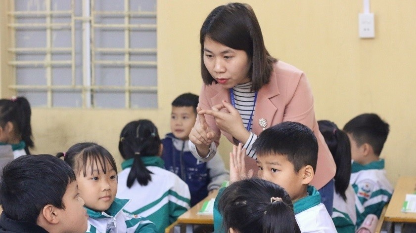 Giao vien tieng Anh o Nghe An phai thi TOEIC hinh anh