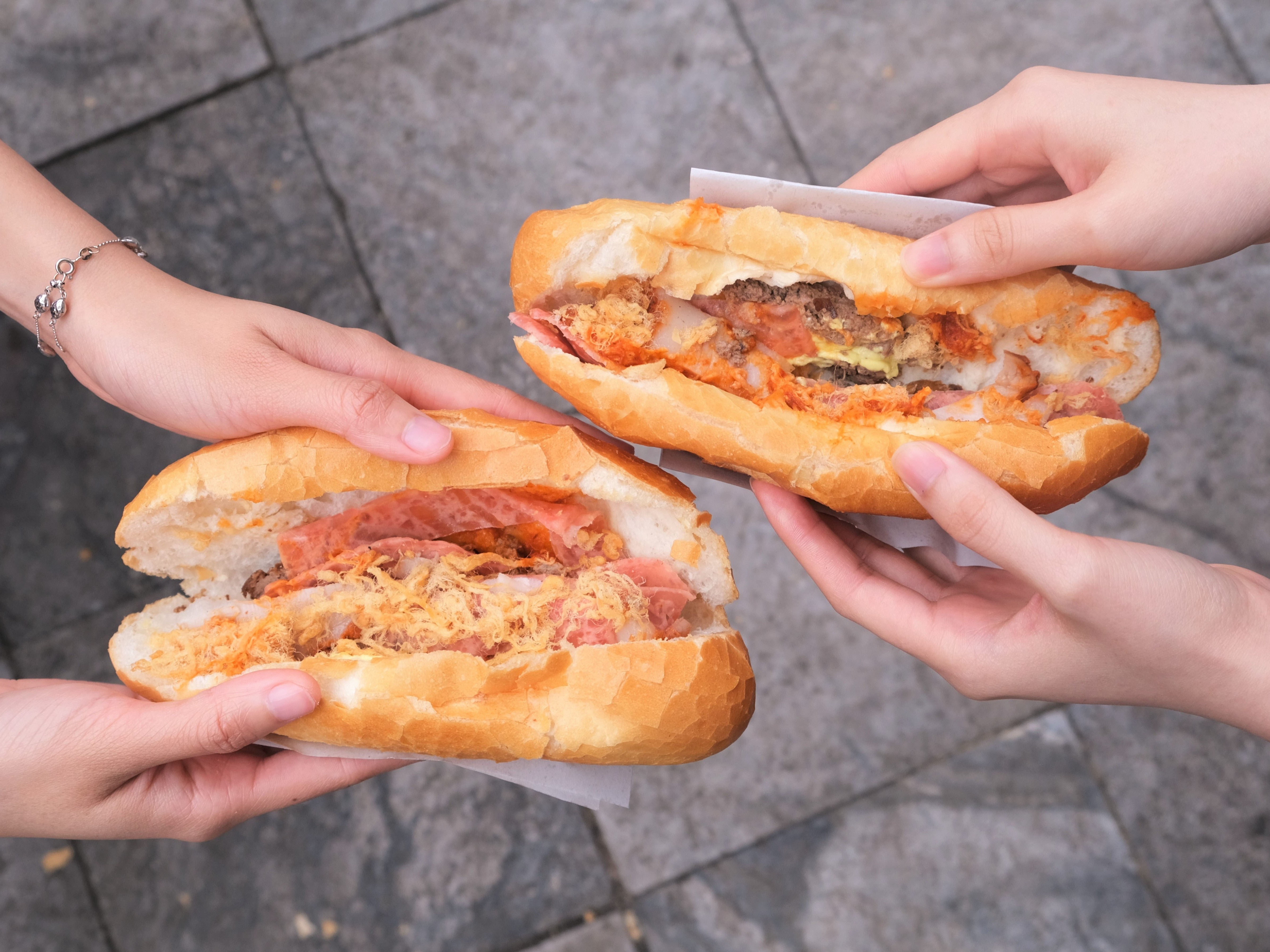 Quan banh mi khong ten hon 40 tuoi o Ha Noi hinh anh