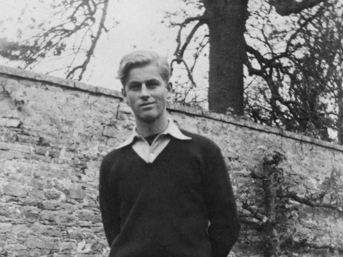 Nhung ngoi truong Hoang than Philip tung theo hoc hinh anh