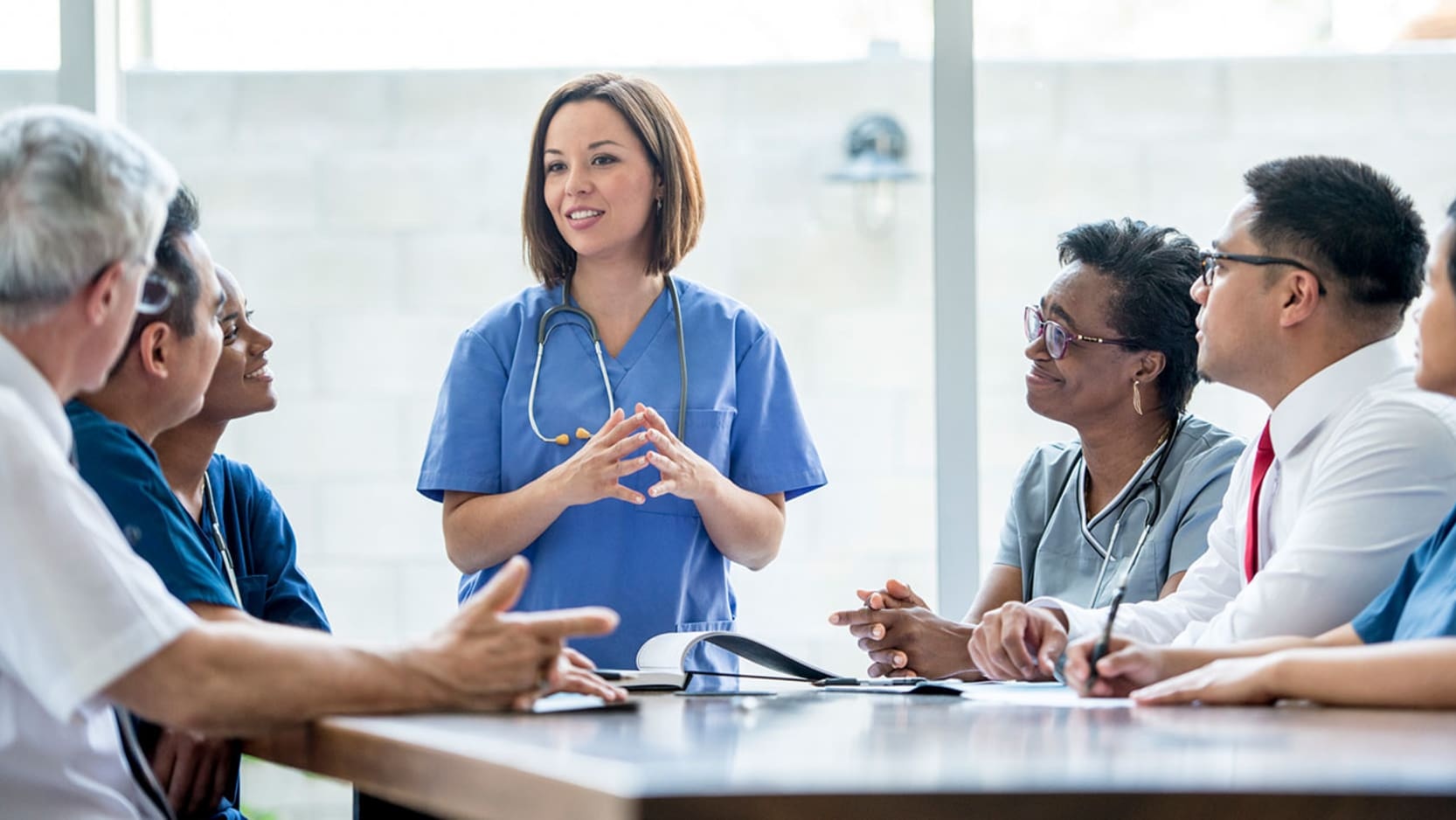 việc làm thiếu nhân lực ảnh 2 viec lam thieu nhan luc anh 2