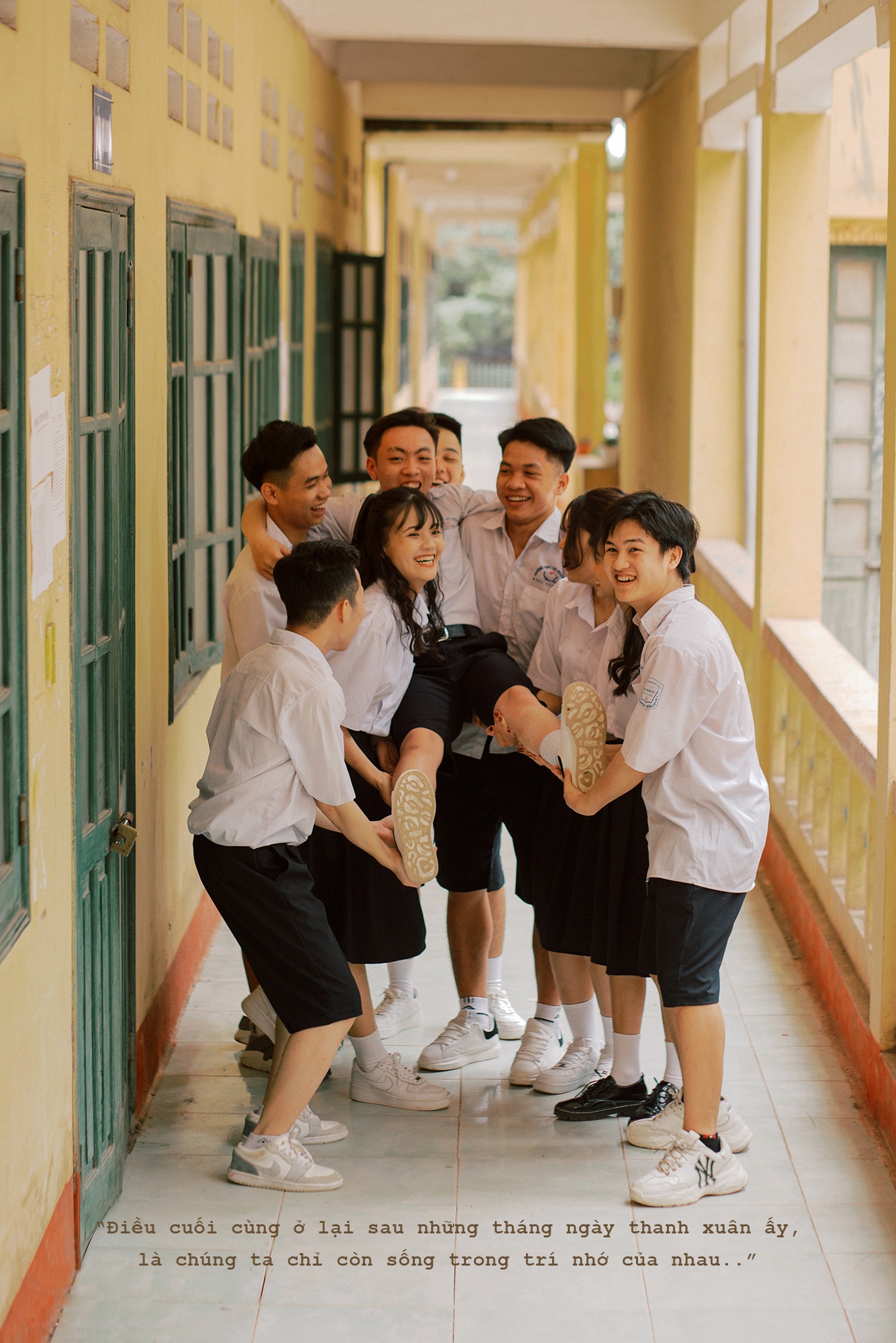 bộ kỷ yếu của học sinh Bắc Giang ảnh 10 bo ky yeu cua hoc sinh Bac Giang anh 10