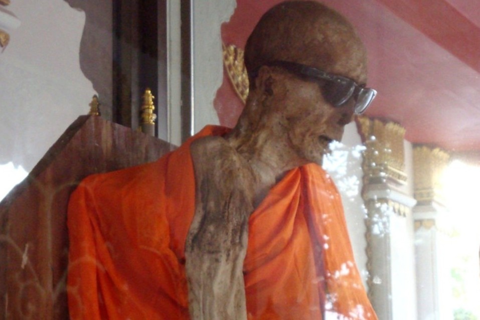 Phong tuc uop xac khi con song cua nha su Nhat Ban hinh anh