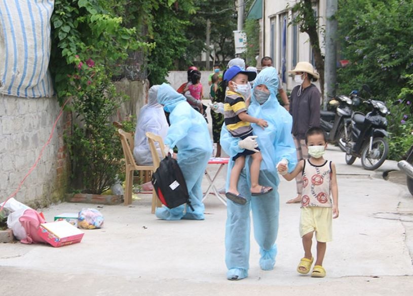 24 tre mam non o Ha Nam phai cach ly tap trung hinh anh