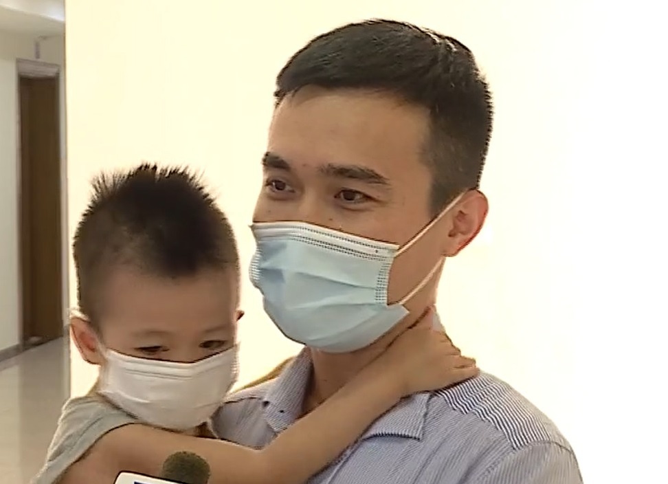 Gui tre trong mua dich hinh anh