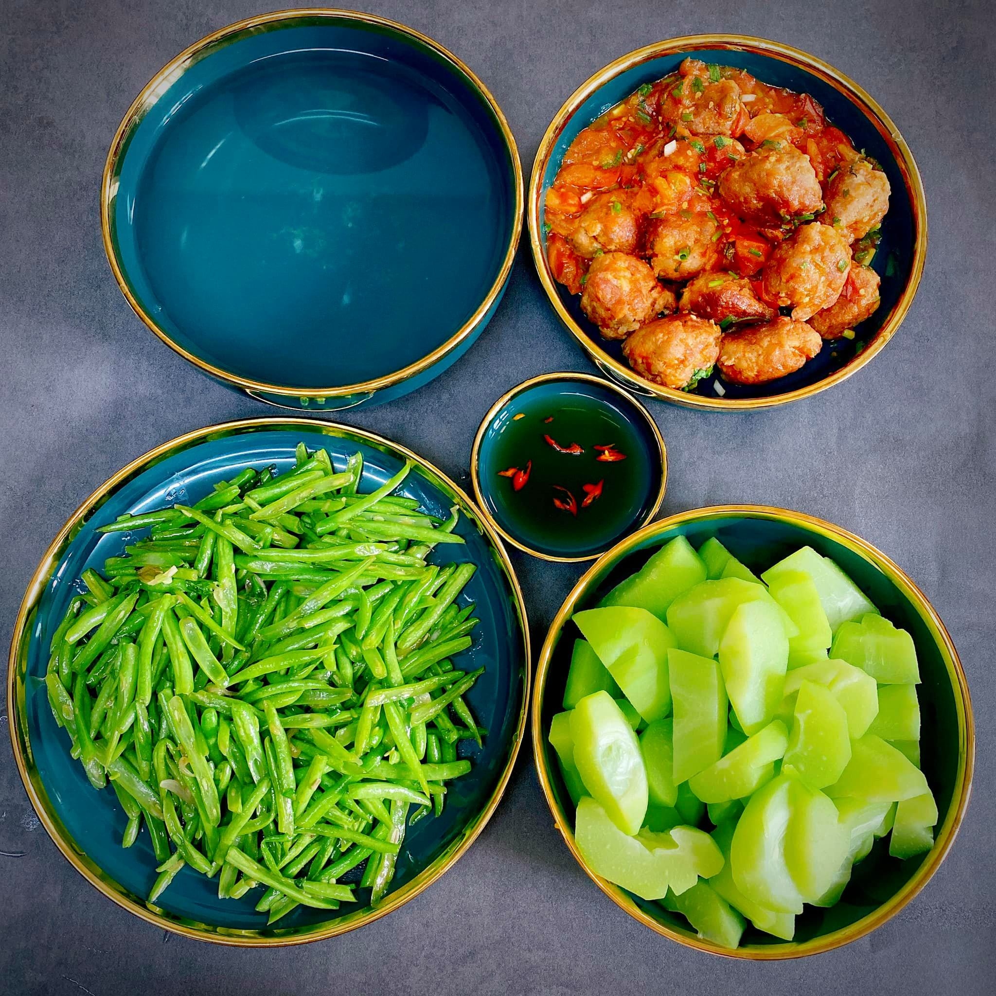 mâm cơm gia đình ảnh 1 mam com gia dinh anh 1