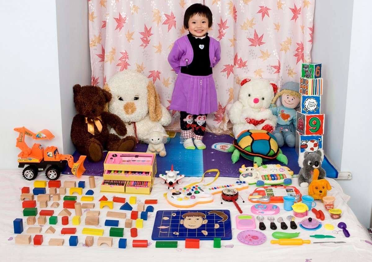 Bo suu tap do choi cua tre em hon 50 quoc gia, vung lanh tho hinh anh