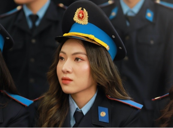 Nu sinh tot nghiep loai gioi Hoc vien Canh sat Nhan dan hinh anh