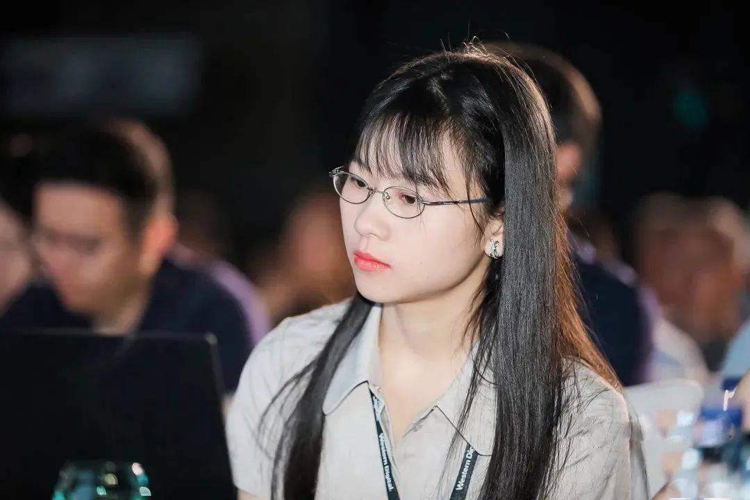 Co gai Trung Quoc duoc Huawei tra luong 225.000 USD/nam hinh anh