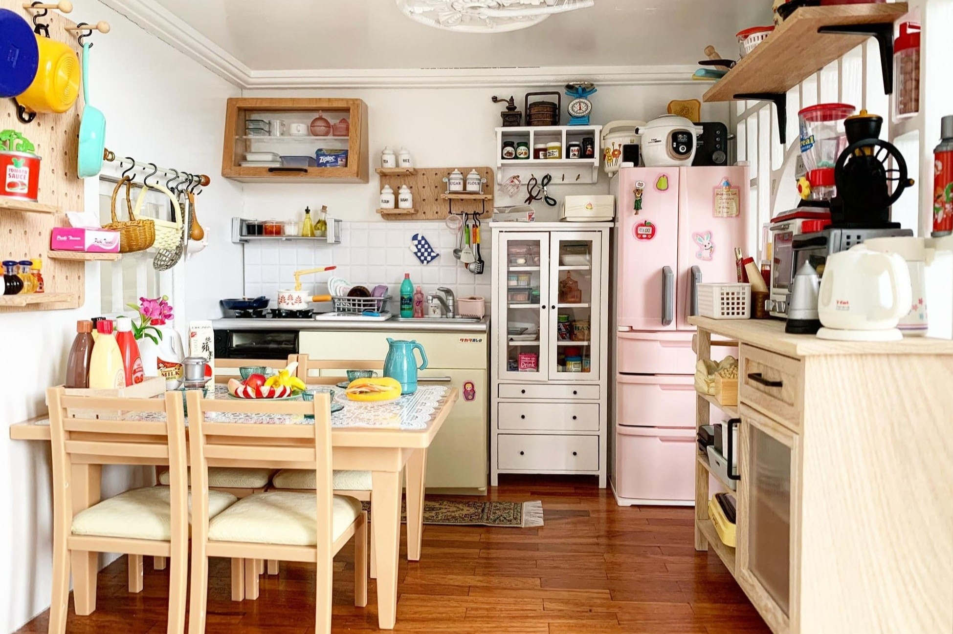 Can bep dien tich 1.200 cm2 voi day du tien nghi hinh anh