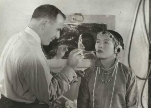 Nu dien vien Viet Nam noi danh tai chau Au gan 100 nam truoc hinh anh