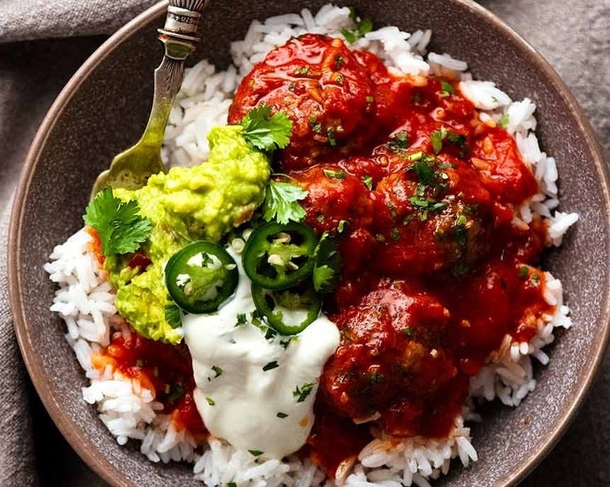 Cach lam thit vien chien sot chua ngot dua com hinh anh