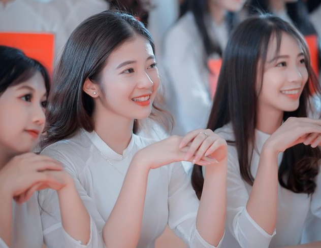 Thu khoa khoi C xinh xan cua Phu Tho hinh anh