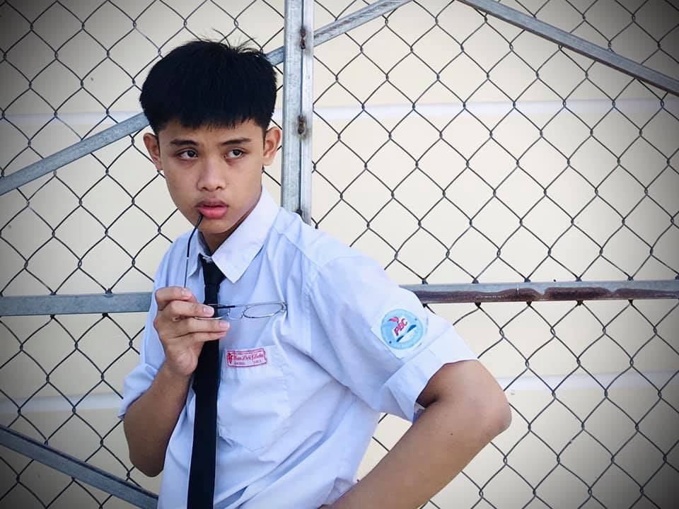 Hoc sinh lop 12 viet nhac cho bai tho 'Song' hinh anh