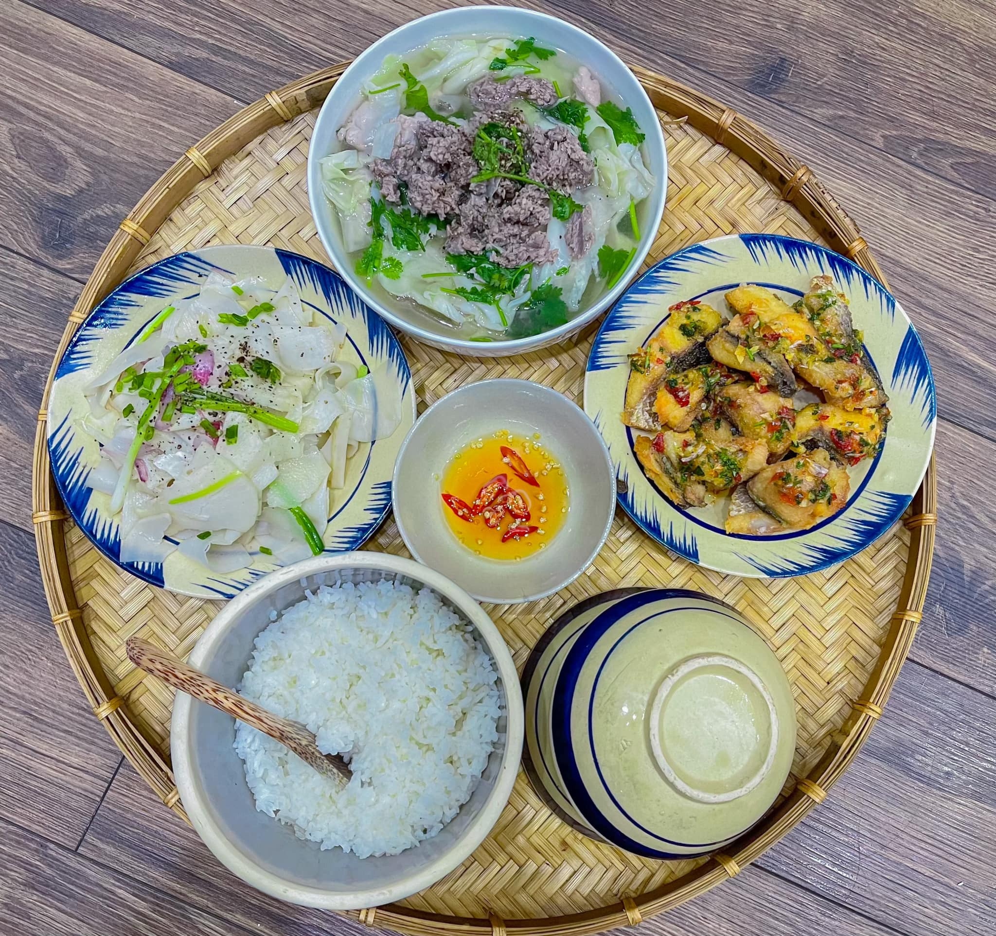 nau an tai nha anh 3