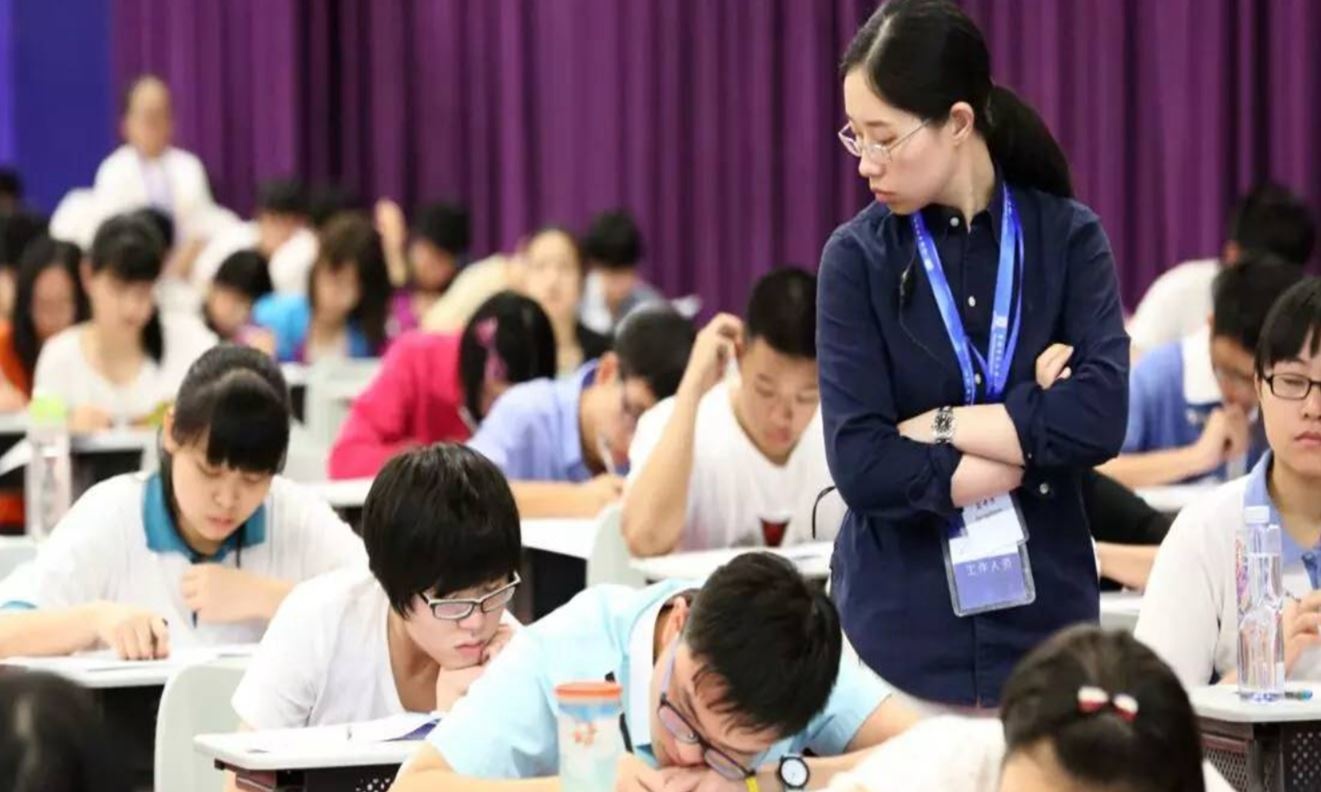 Tranh cai viec pho giao su, tien si di day tieu hoc o Trung Quoc hinh anh