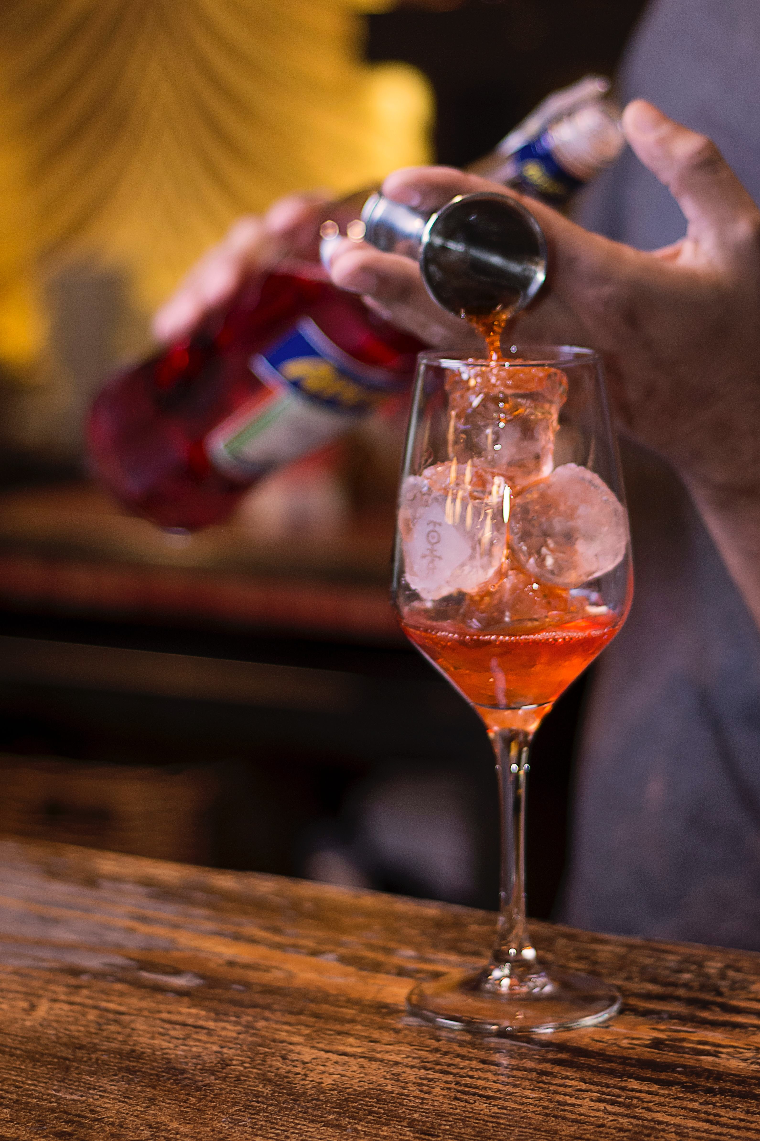 pha cocktail tai nha anh 3