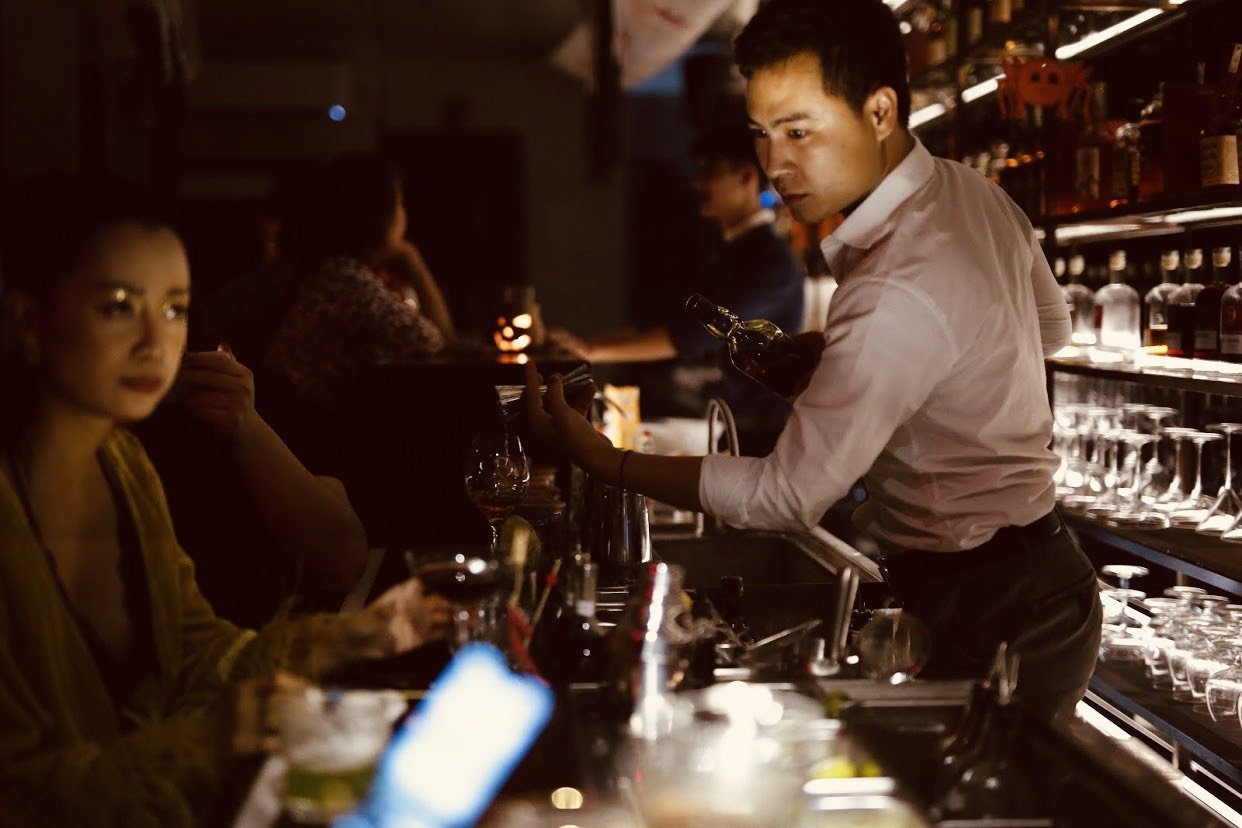 pha cocktail tai nha anh 2