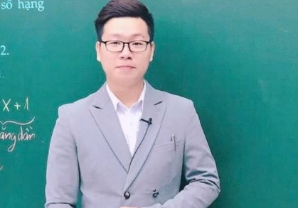 Thay giao tuyen bo thuong xe SH cho hoc sinh dat diem 10 mon Toan hinh anh