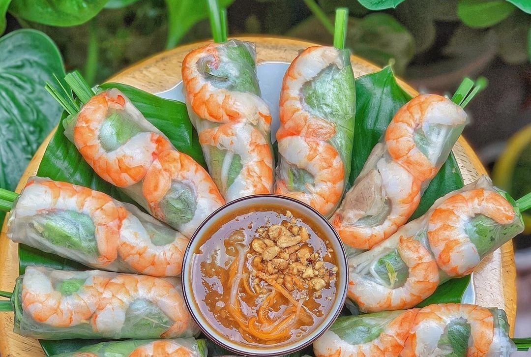 Lam goi cuon tom thanh mat tai nha hinh anh