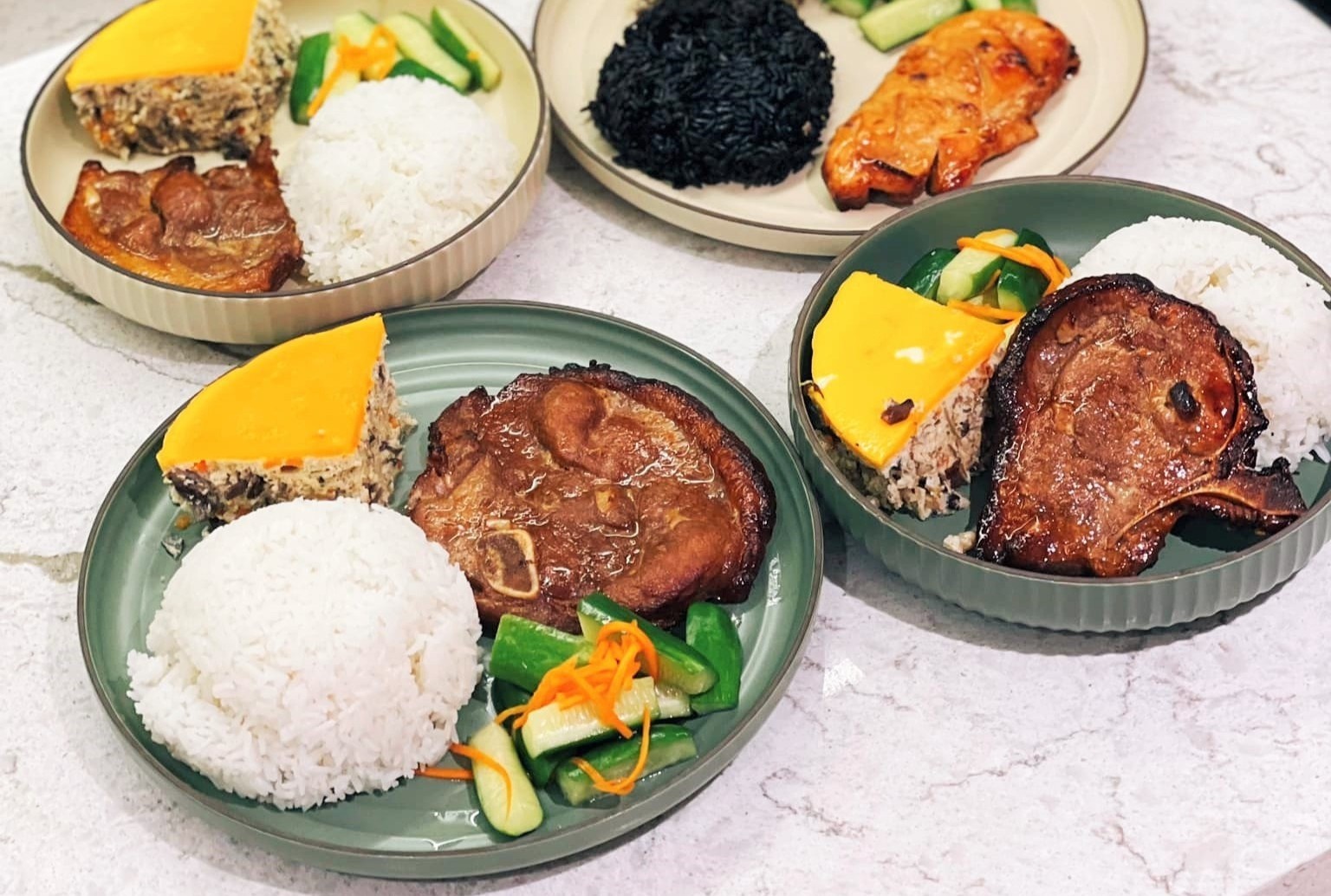 Nguoi noi tro tre tim niem vui trong can bep mua gian cach hinh anh