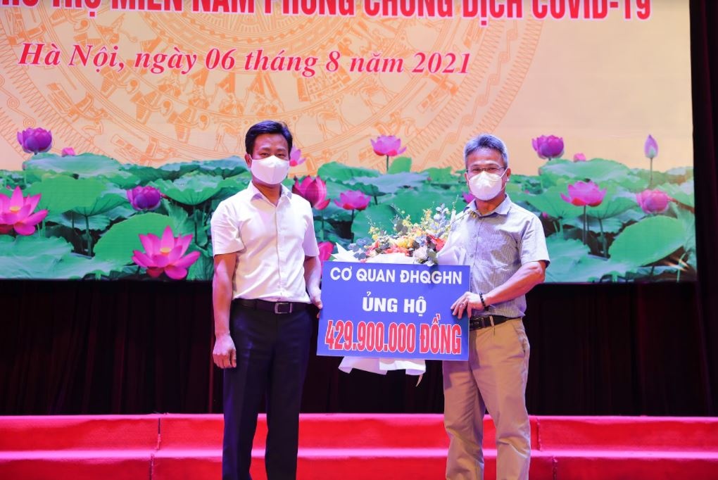 Sinh vien DH Y Duoc vao Dong Thap chong dich anh 1