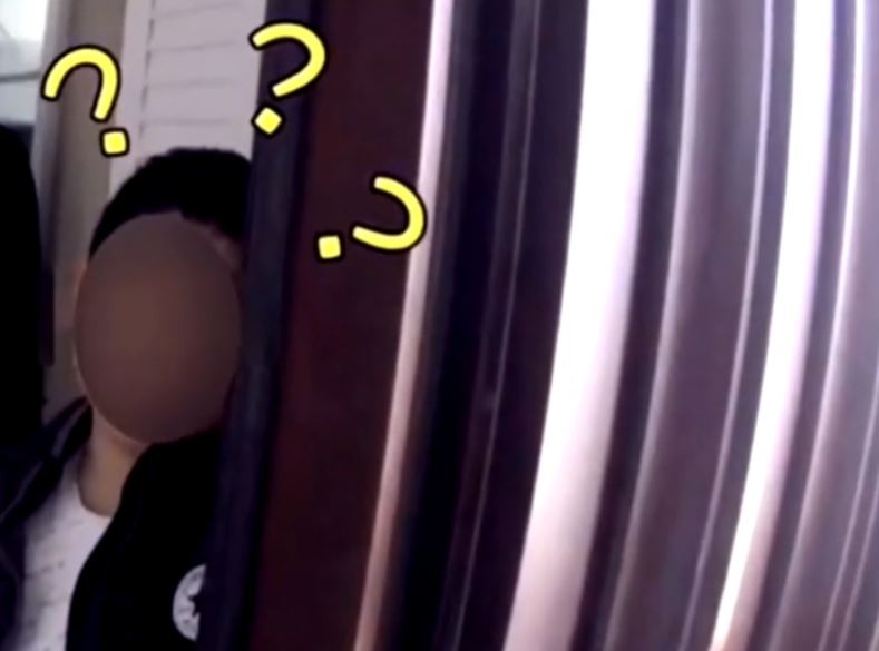 Bi ep lam bai tap, be trai Trung Quoc bao canh sat bat me hinh anh