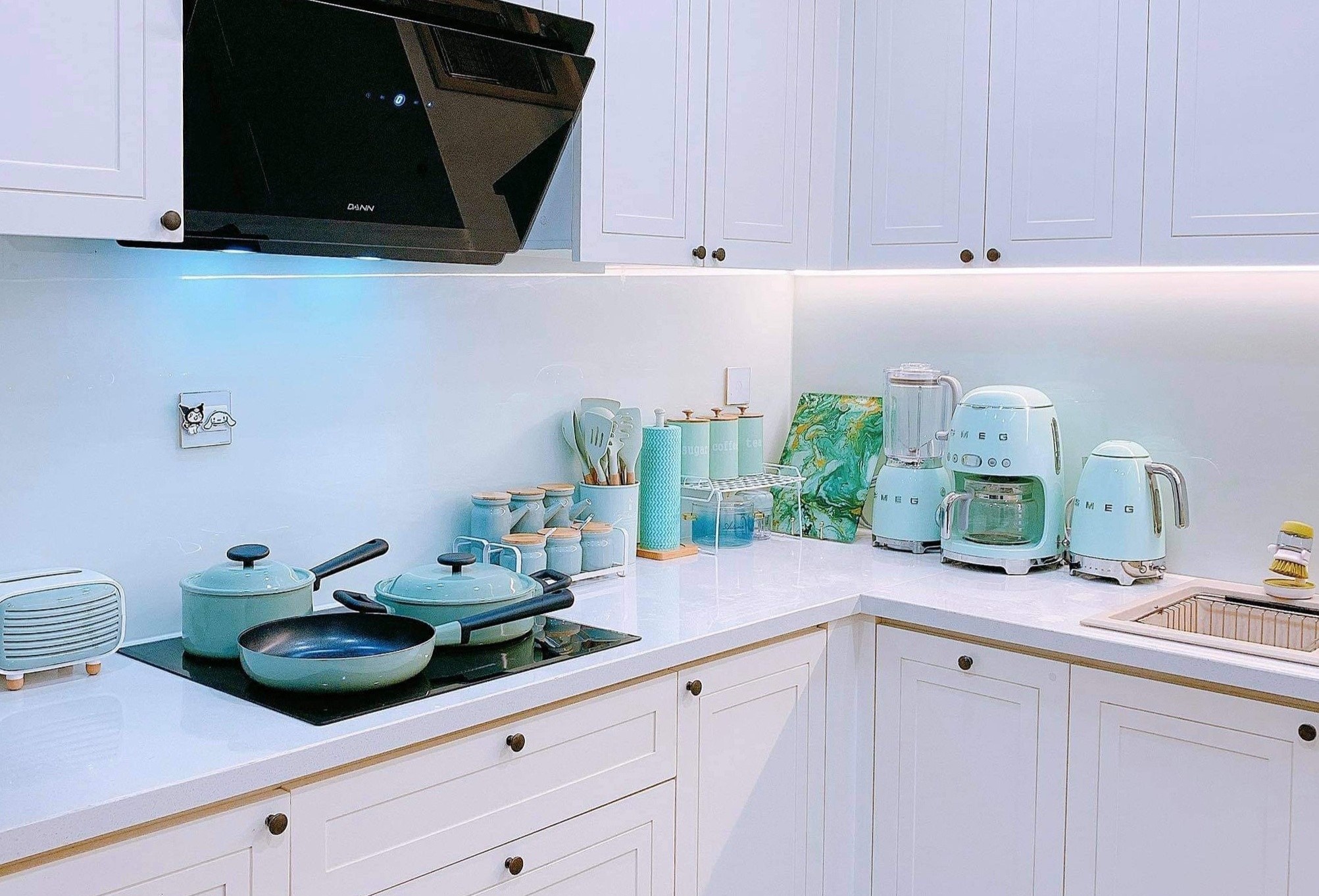 Nguoi noi tro chia se cach giu can bep 10 m2 luon gon gang, sach bong hinh anh