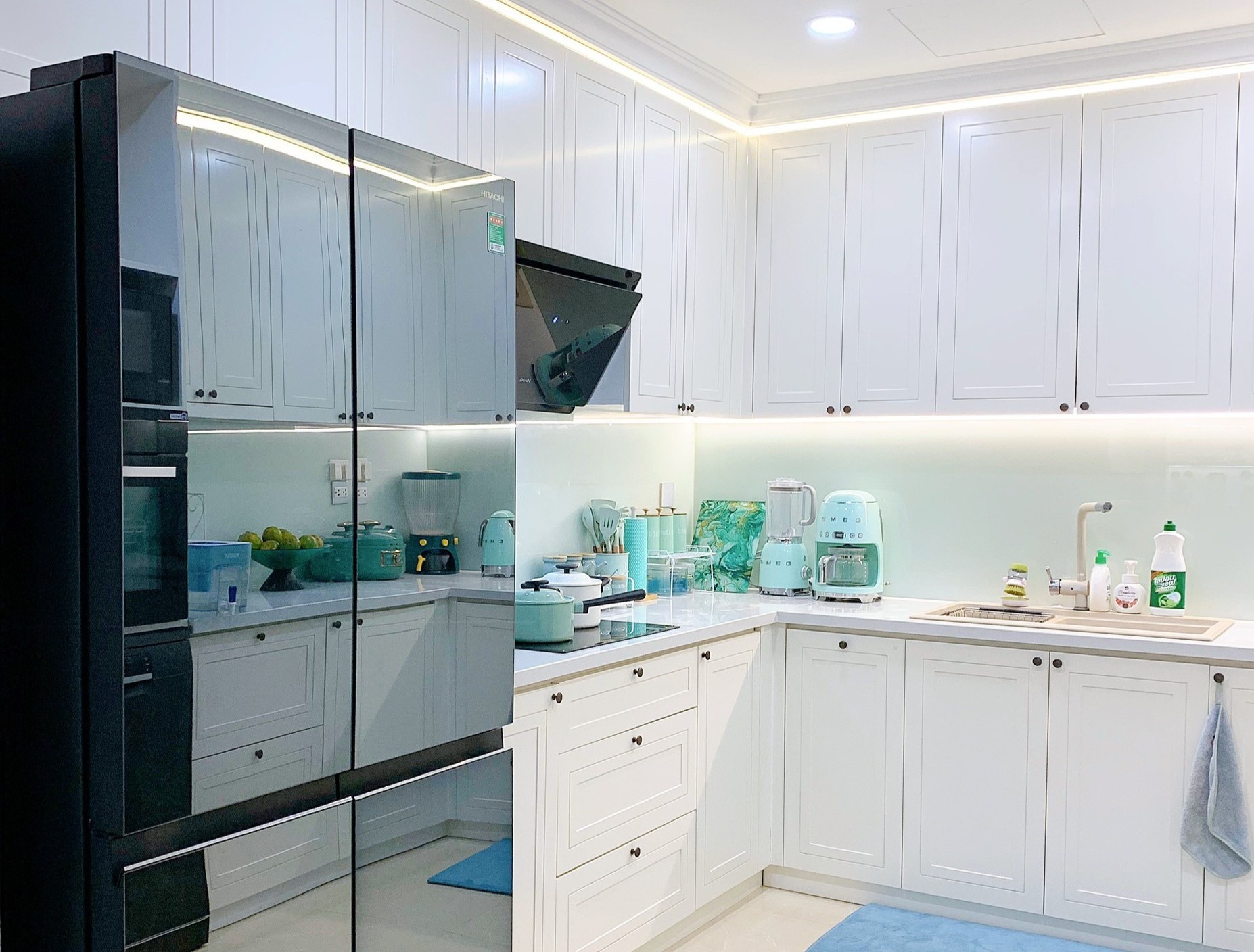 meo trong nha bep anh 7