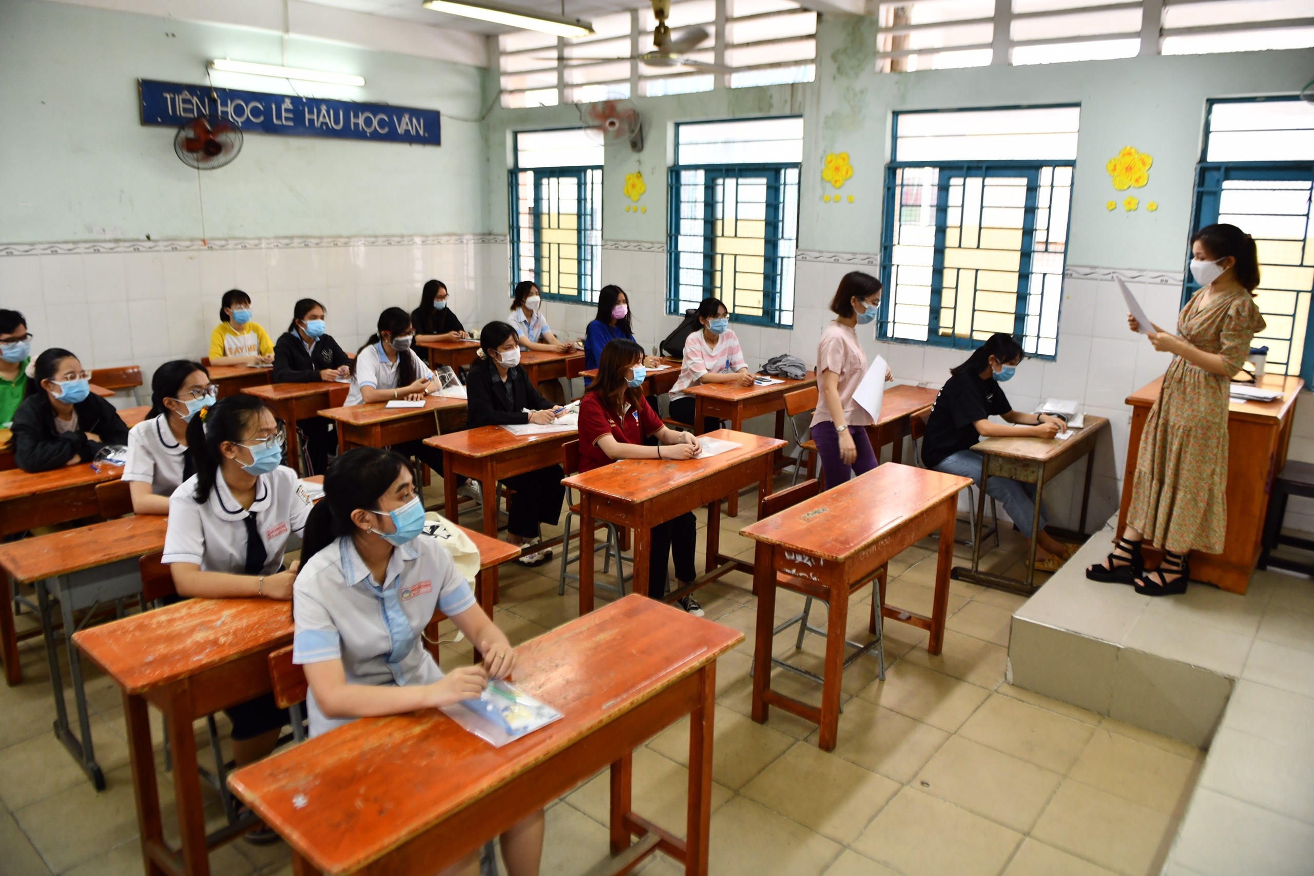 Chang trai thi lai dai hoc anh 1