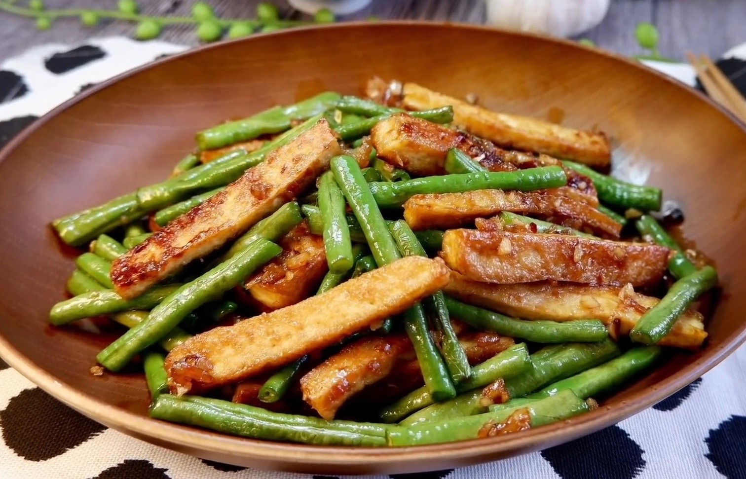 Dau que xao tom kho don gian cho nguoi it vao bep hinh anh