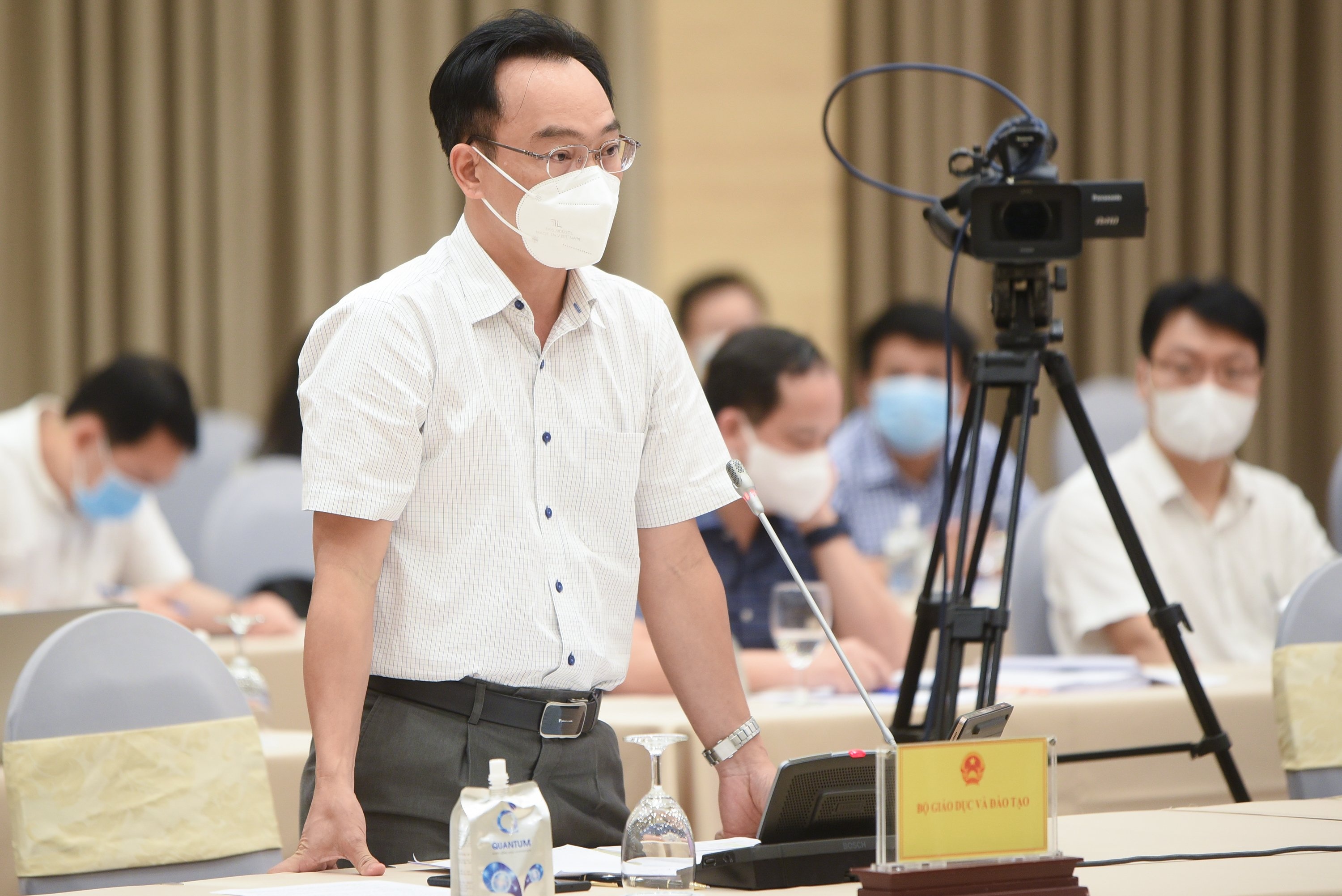 Tiem vaccine cho hoc sinh anh 1