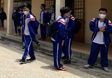 Lam Dong don hoc sinh dang o ngoai tinh ve nhap hoc hinh anh