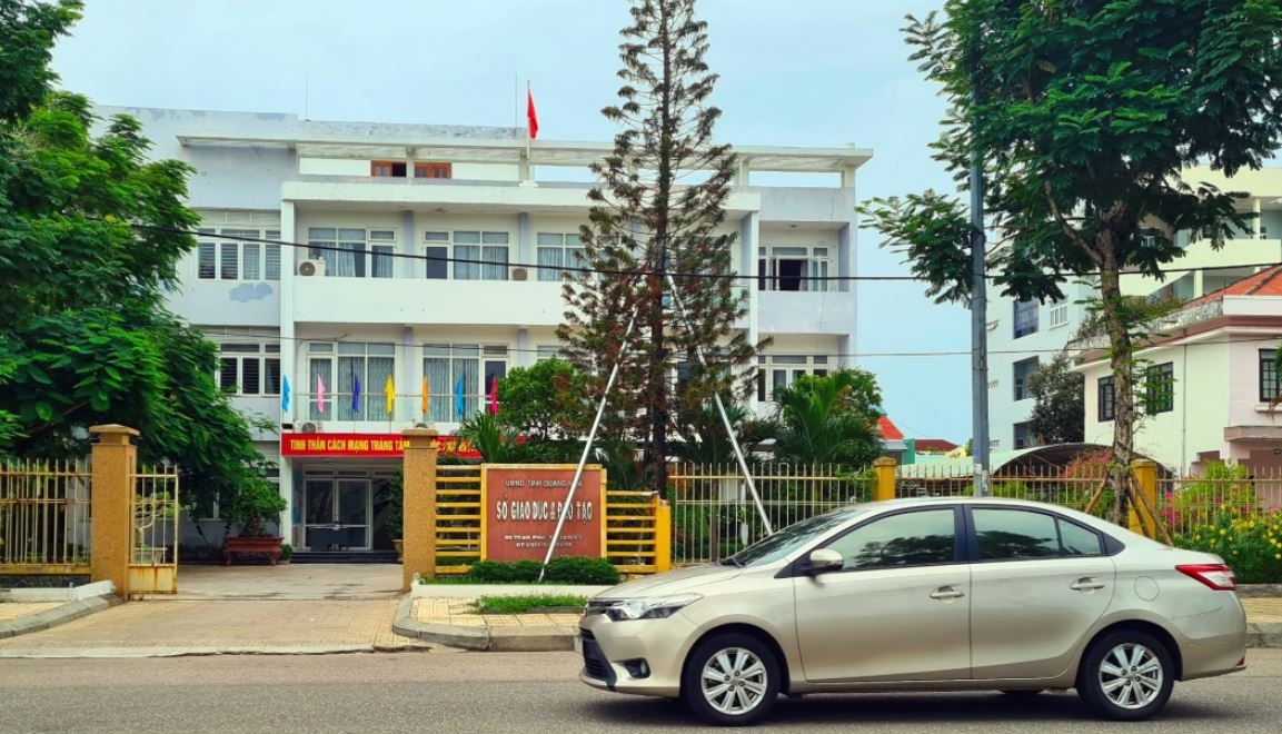 Yeu cau So GD&DT Quang Nam giai trinh viec luan chuyen giao vien hinh anh