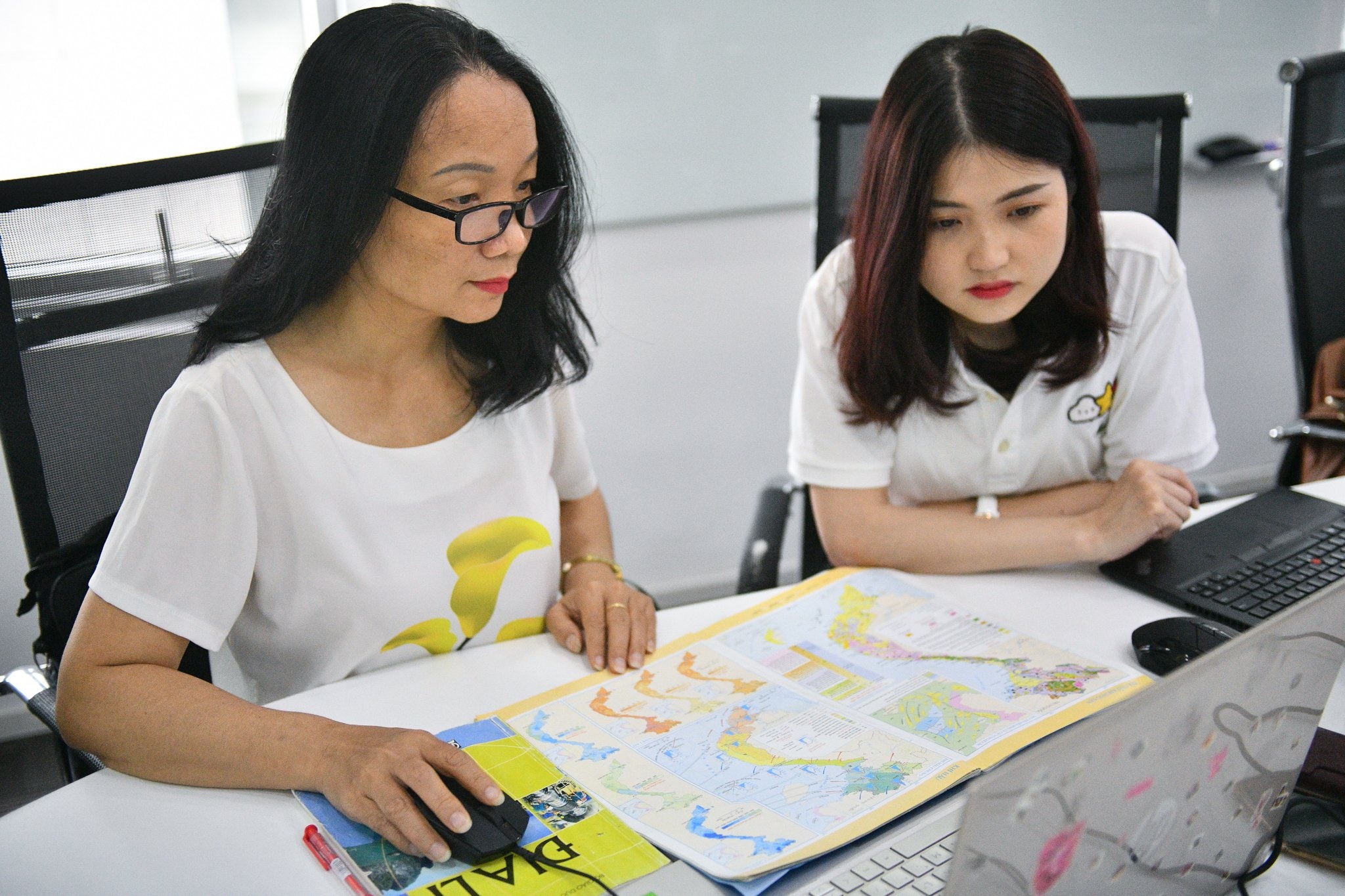 dap an de thi mon Dia ly anh 2