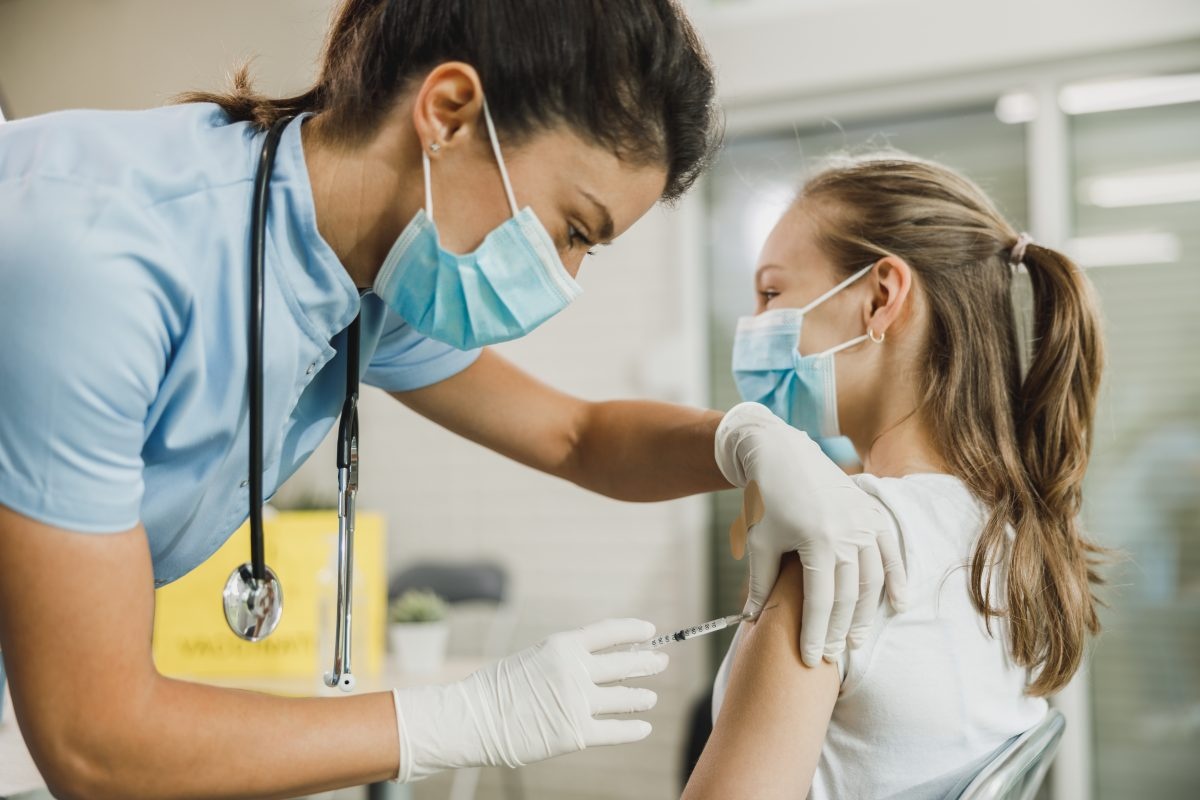 cac quoc gia tiem vaccine cho tre anh 8