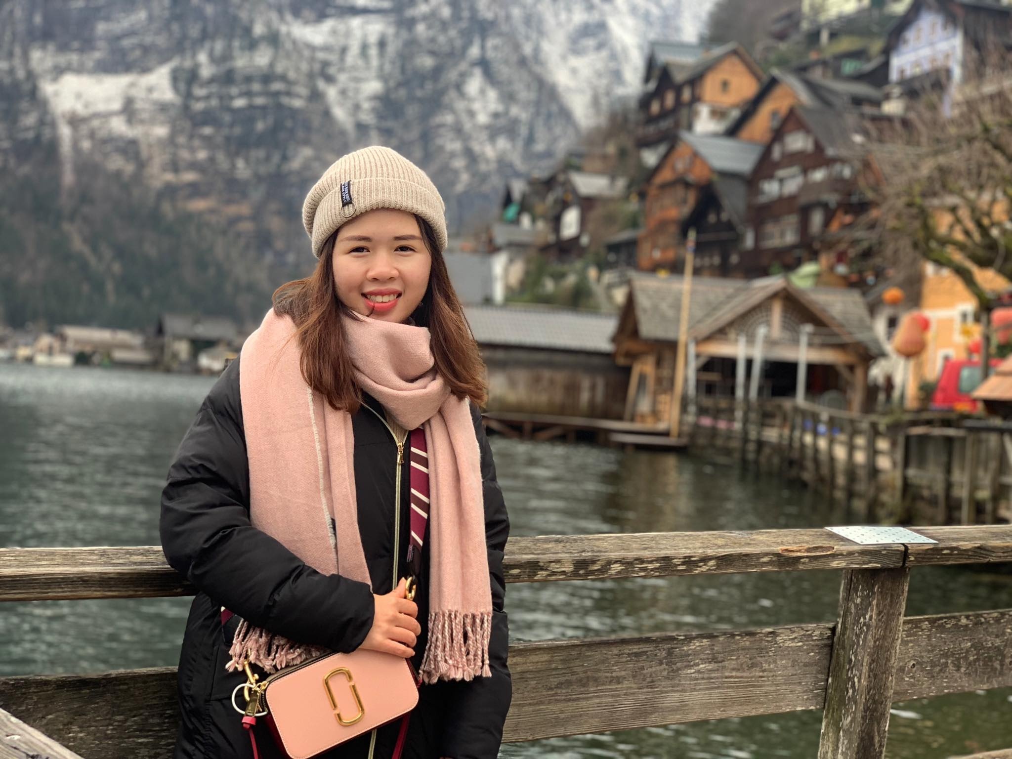 Co gai Cao Bang gianh hoc bong cua DH Bac Kinh hinh anh